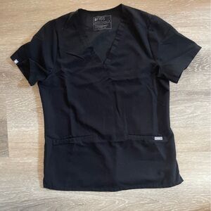 Figs Technical Collection Casma Three Pocket Scrub Top Size medium in black